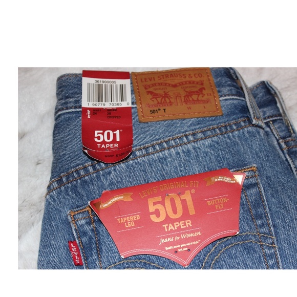 Floral Embroidered Levi’s NWT - Picture 3 of 6